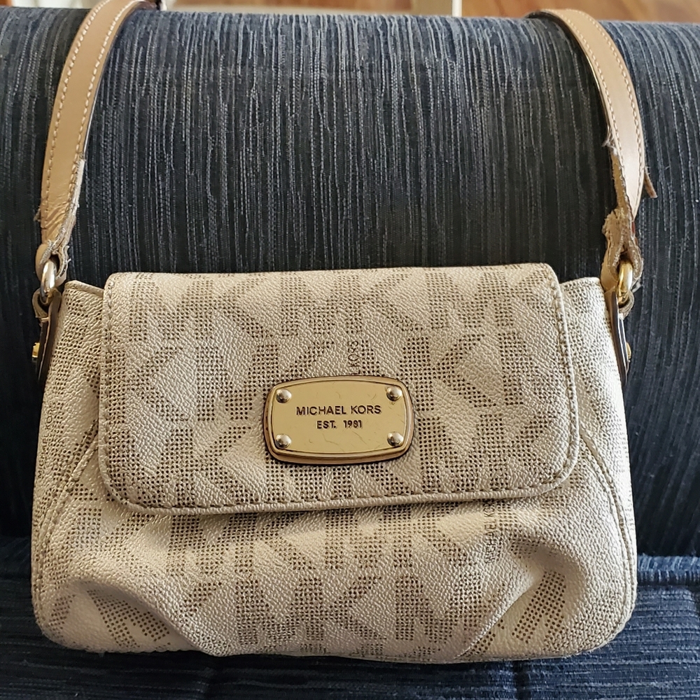 Michael Kors cross body